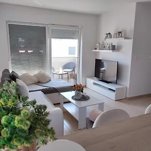  Apartament Nina