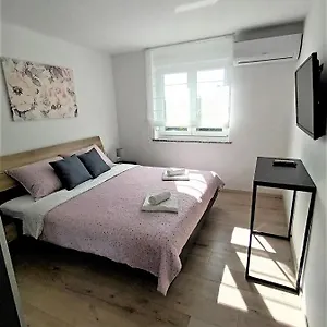  Apartament Dori
